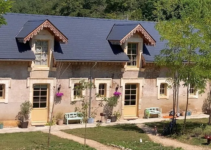 La Cour De La Fleunie 1